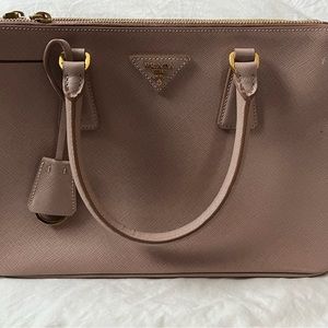 Prada Galleria Saffiano Medium Bag